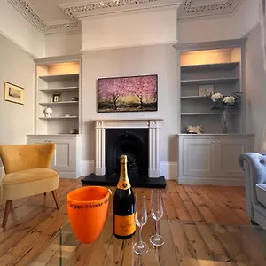 No2 Clarence Grade Ii Regency Townhouse Short Walk To Racecourse And Town Centre Cheltenham